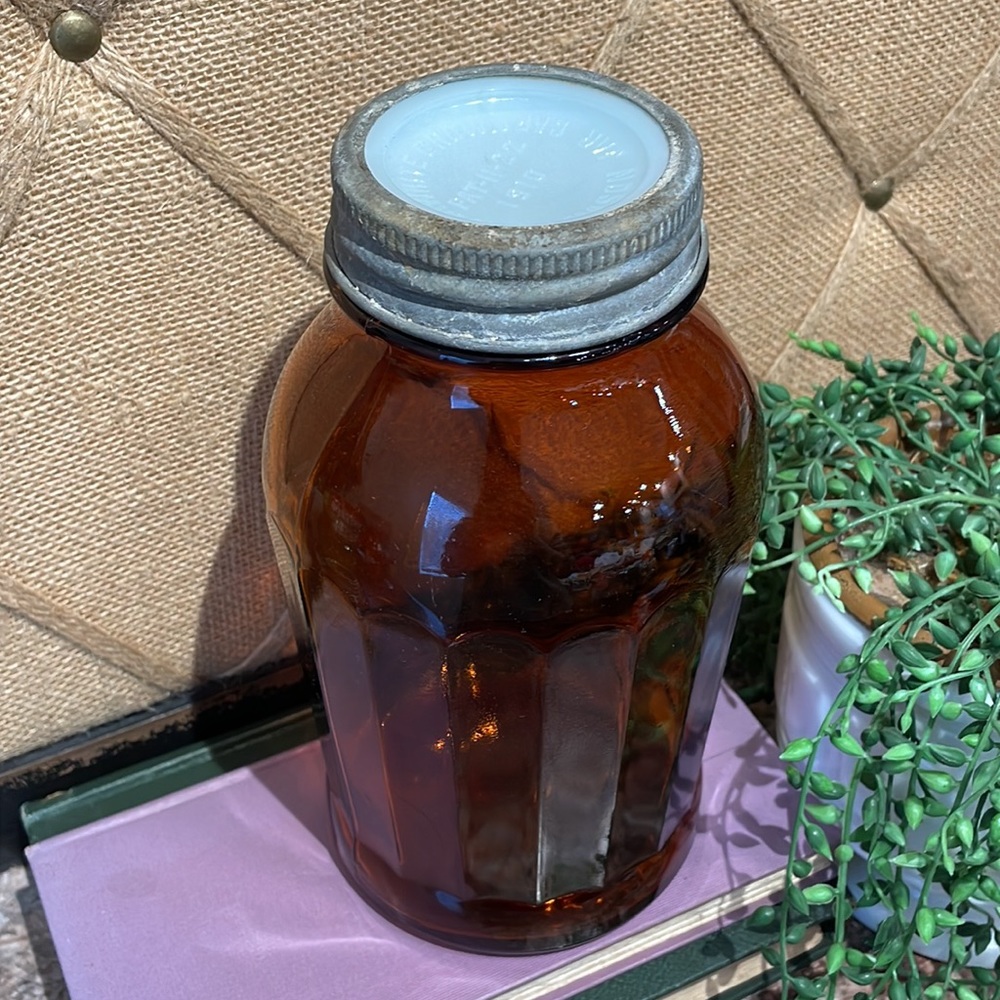 Vintage jar and lid - Picture 2 of 9